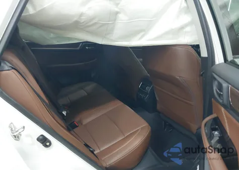 2019 Subaru Outback Touring z USA, uszkodzony, nr VIN 4S4BSATC2K3243708